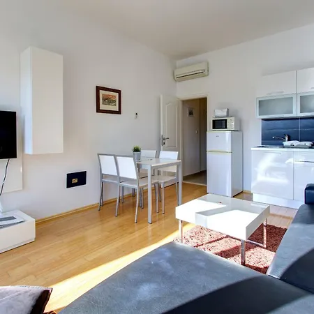 Apartment Katarina *