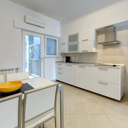 アパート Katarina 2nd Floor *