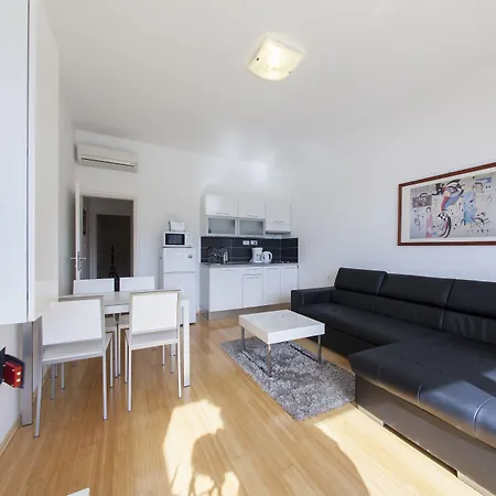 アパート Katarina 2nd Floor