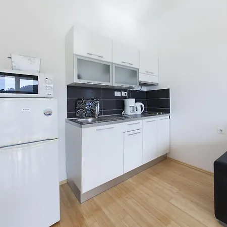 Katarina 2nd Floor アパート *