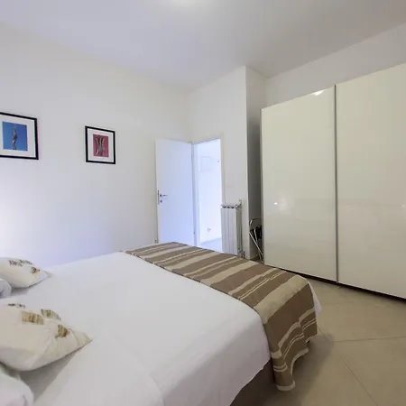 Katarina 2nd Floor アパート