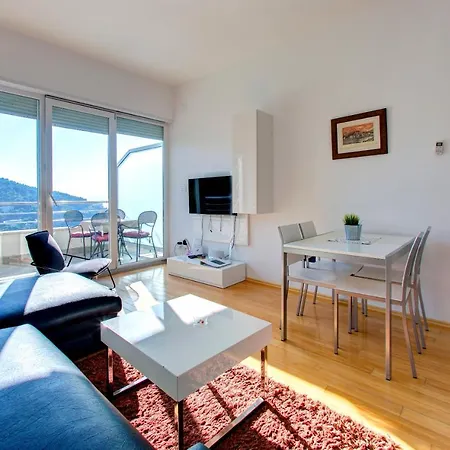 Katarina Apartment *
