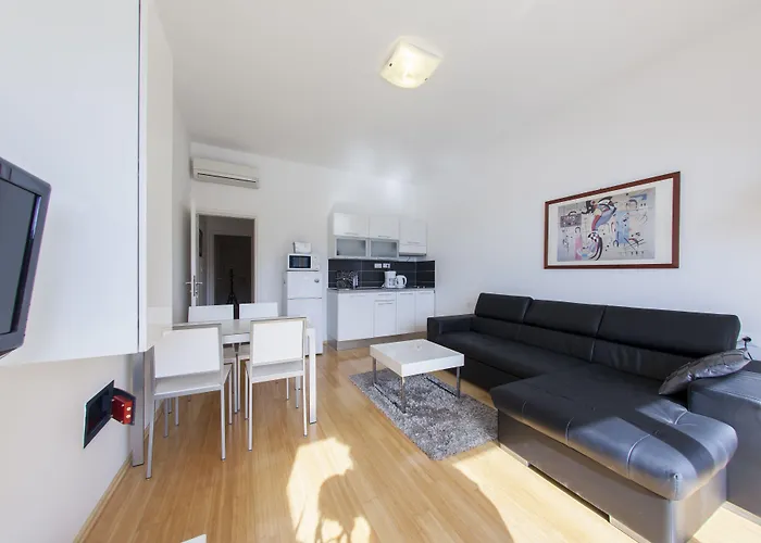 Daire Katarina 2nd Floor